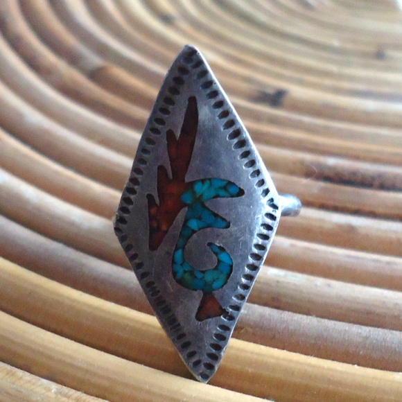Old Tarnished Zuni Silver Chip Inlay Ring 5 - Picture 3 of 5